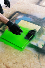 Cargar imagen en el visor de la galería, Crackle Effect Spray